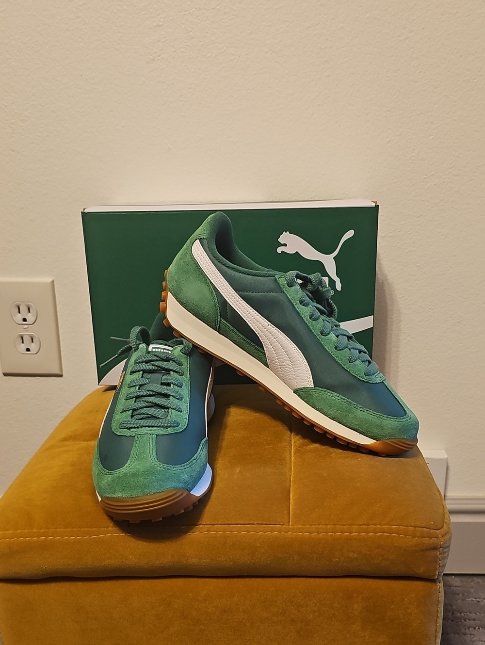 ●●PUMA "EASY RIDER" SNEAKERS SIZE 7.5M AND SIZE 9W NIB●●